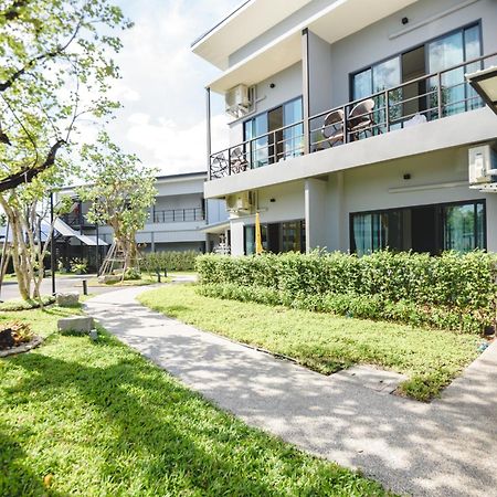 Phuengluang Riverside Hotel Chanthaburi Buitenkant foto