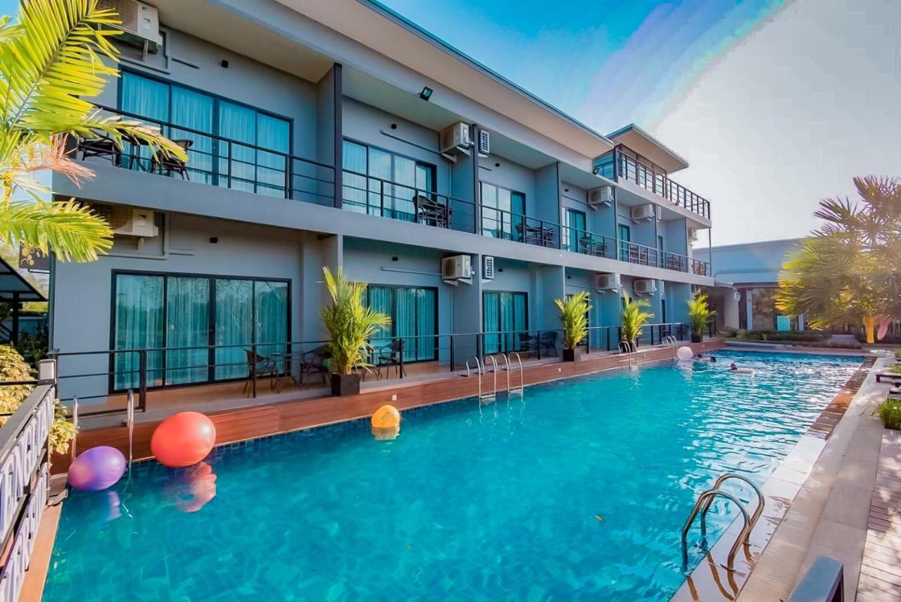 Phuengluang Riverside Hotel Chanthaburi Buitenkant foto