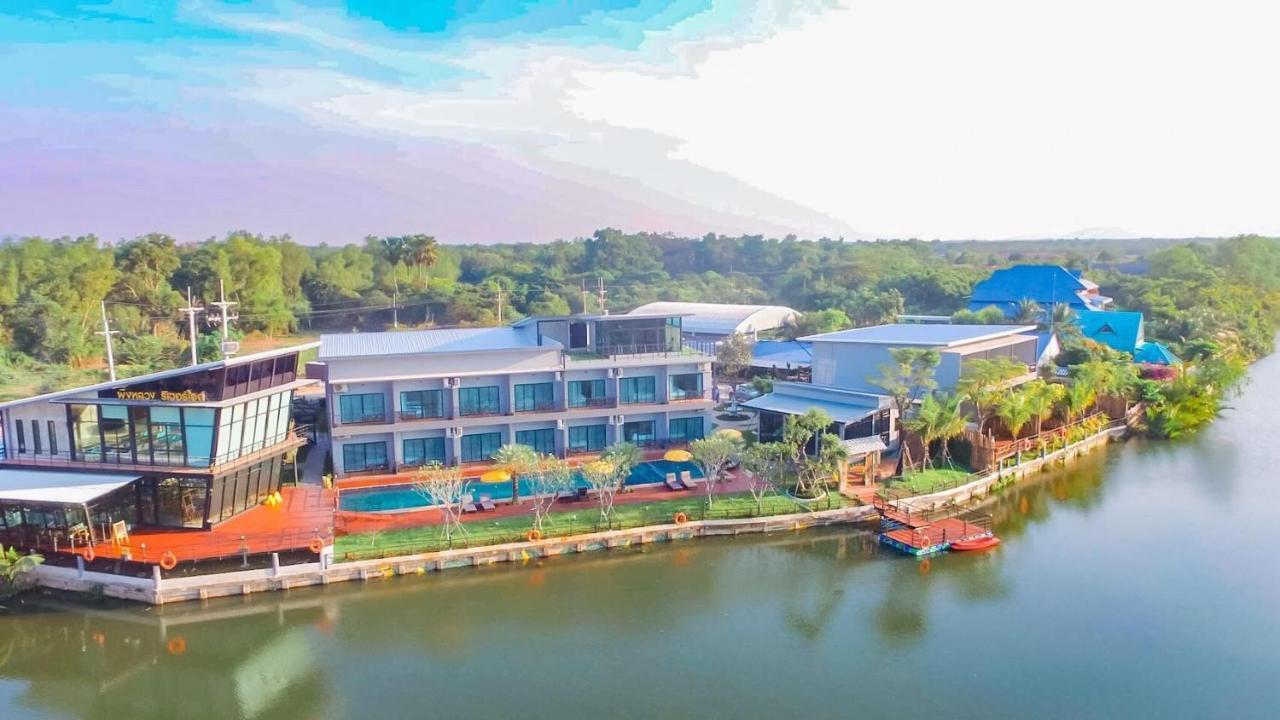 Phuengluang Riverside Hotel Chanthaburi Buitenkant foto