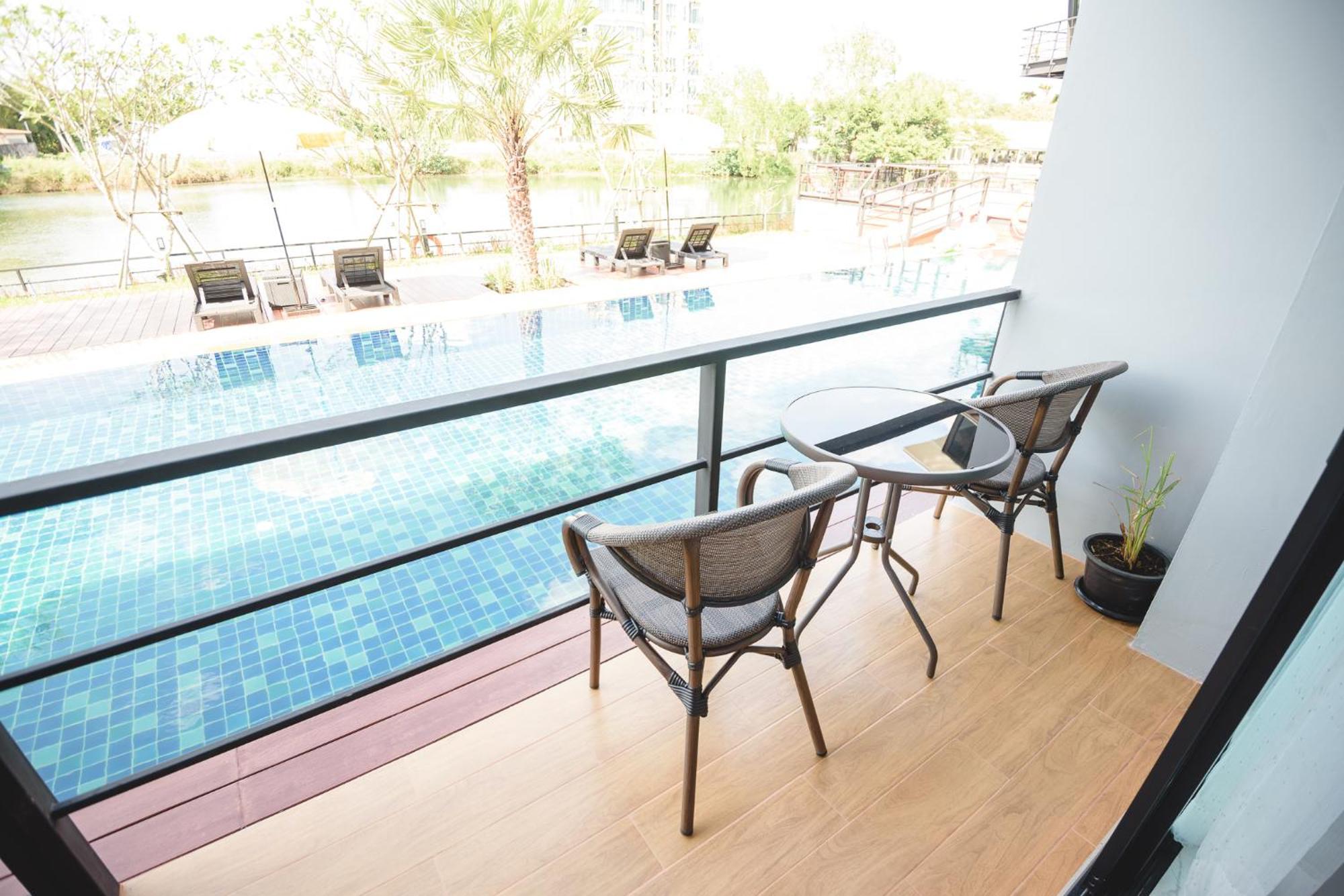 Phuengluang Riverside Hotel Chanthaburi Buitenkant foto