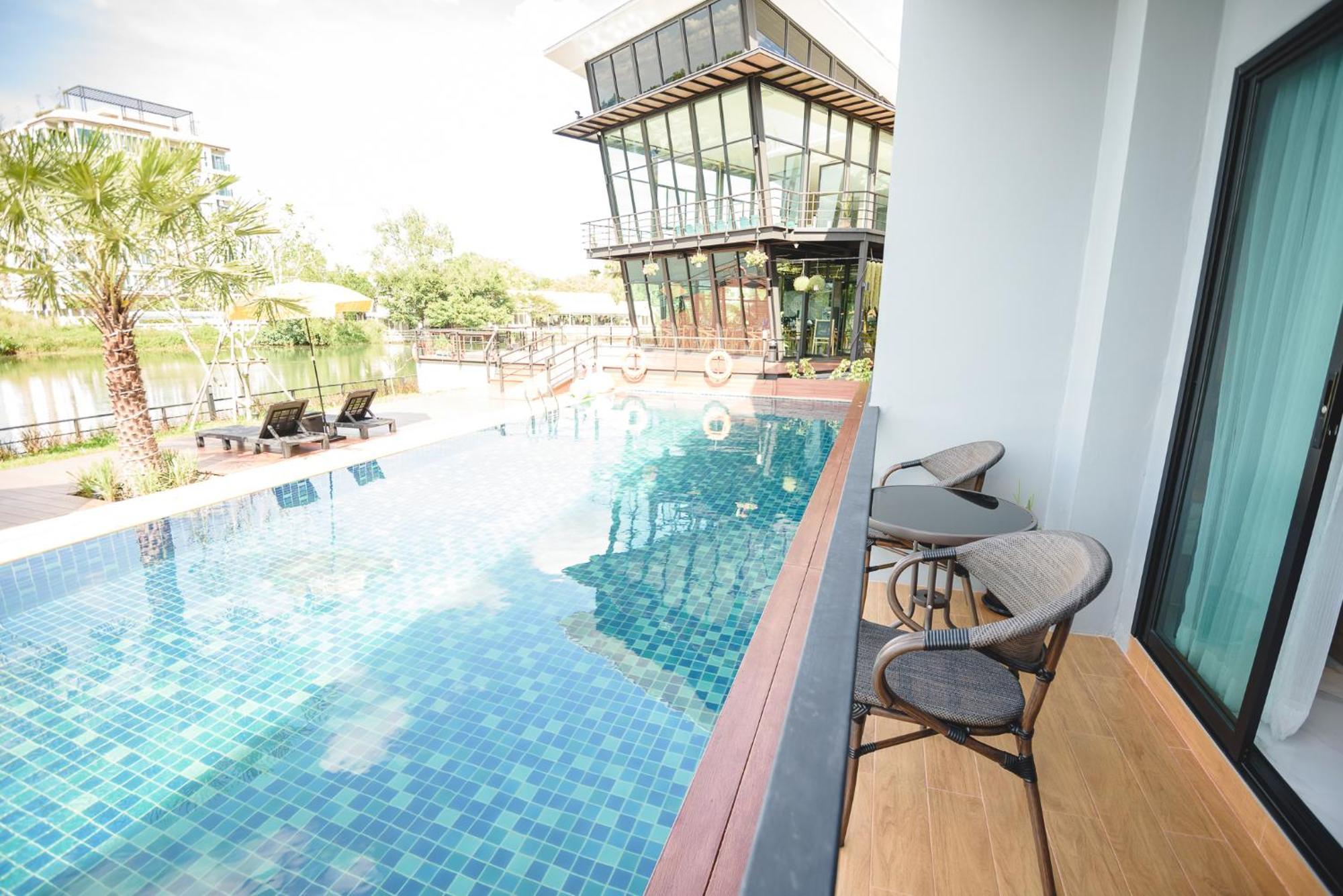 Phuengluang Riverside Hotel Chanthaburi Buitenkant foto
