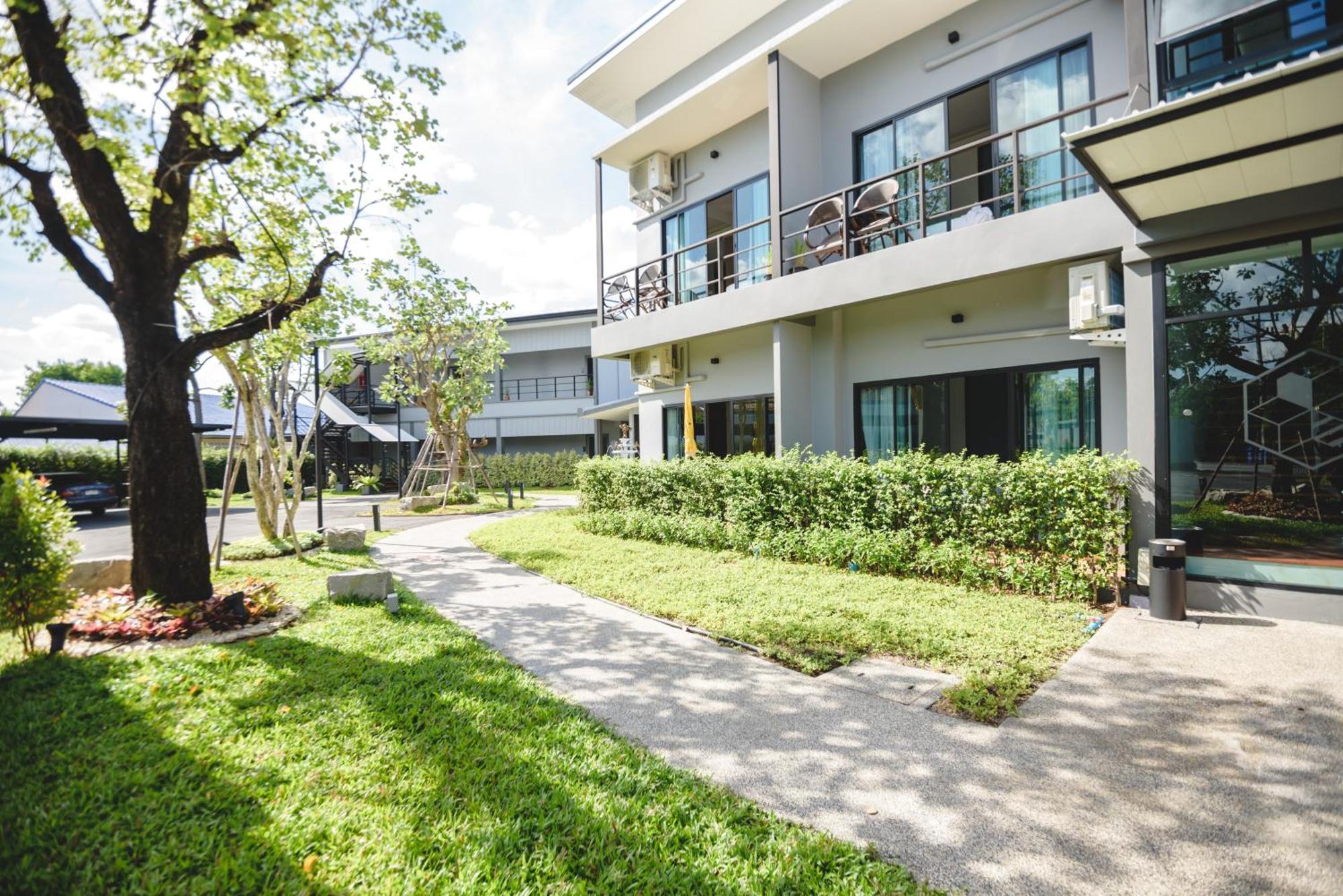 Phuengluang Riverside Hotel Chanthaburi Buitenkant foto