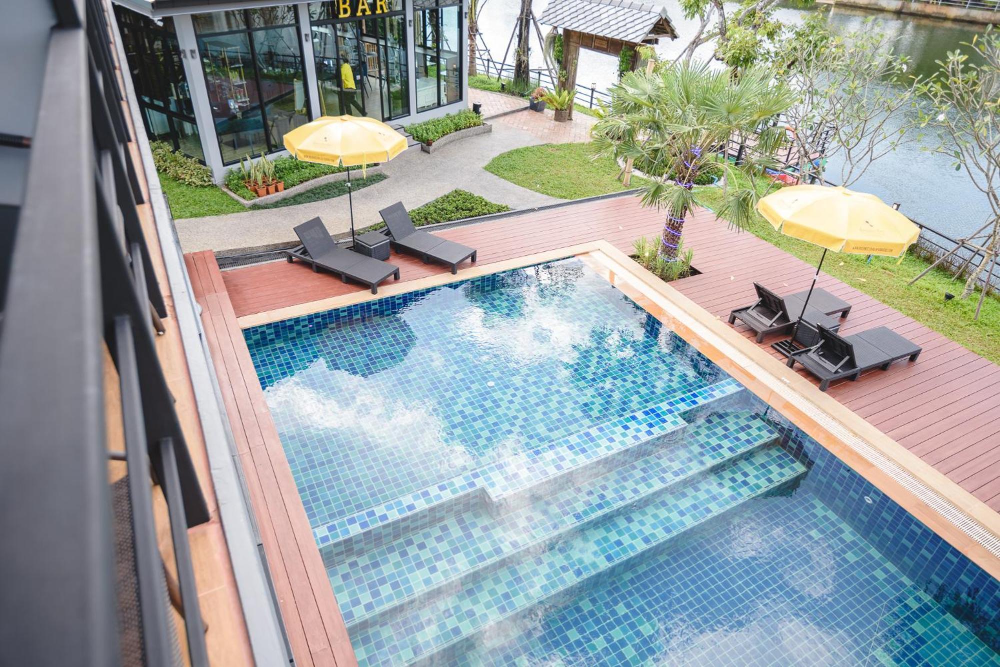 Phuengluang Riverside Hotel Chanthaburi Buitenkant foto