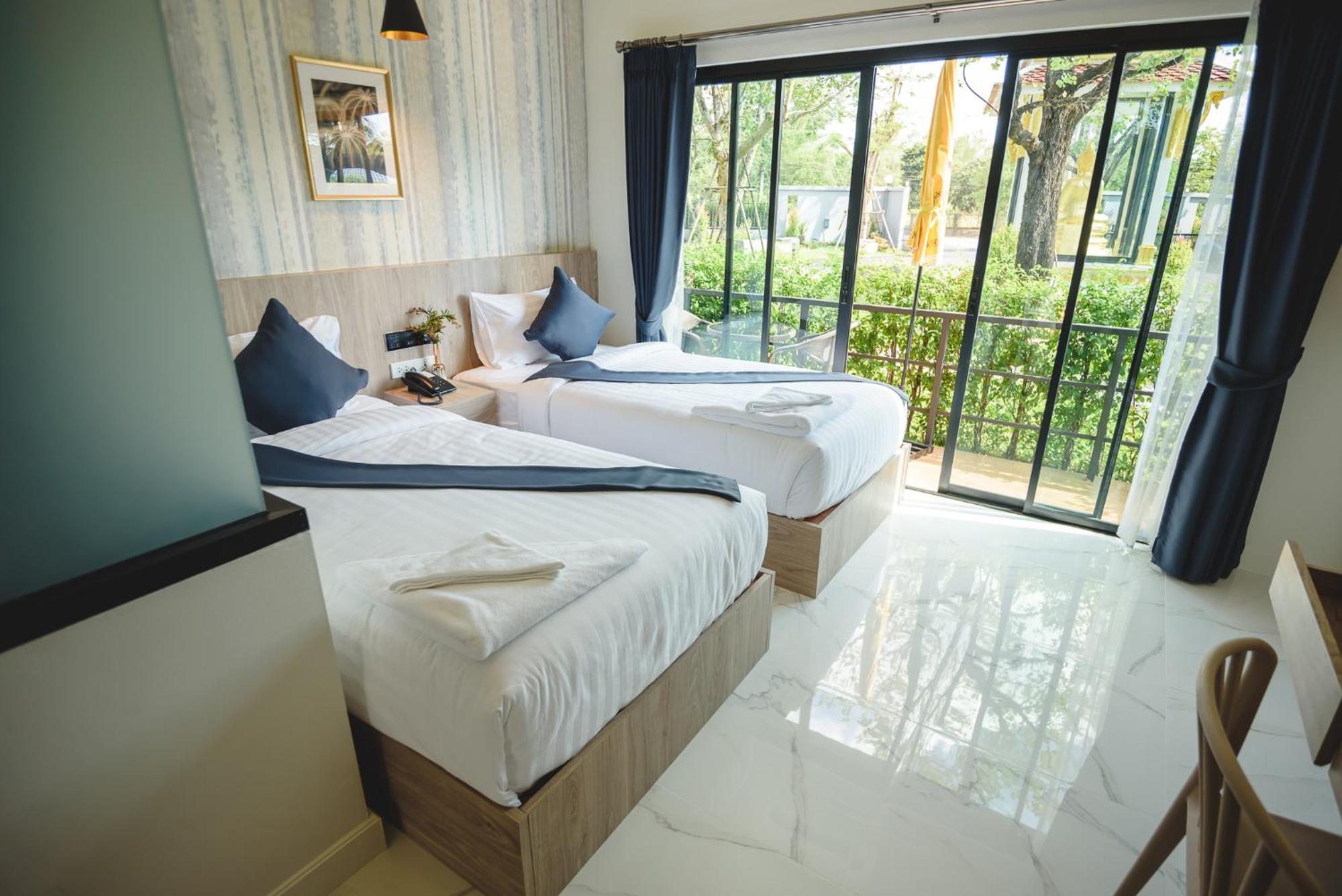 Phuengluang Riverside Hotel Chanthaburi Buitenkant foto