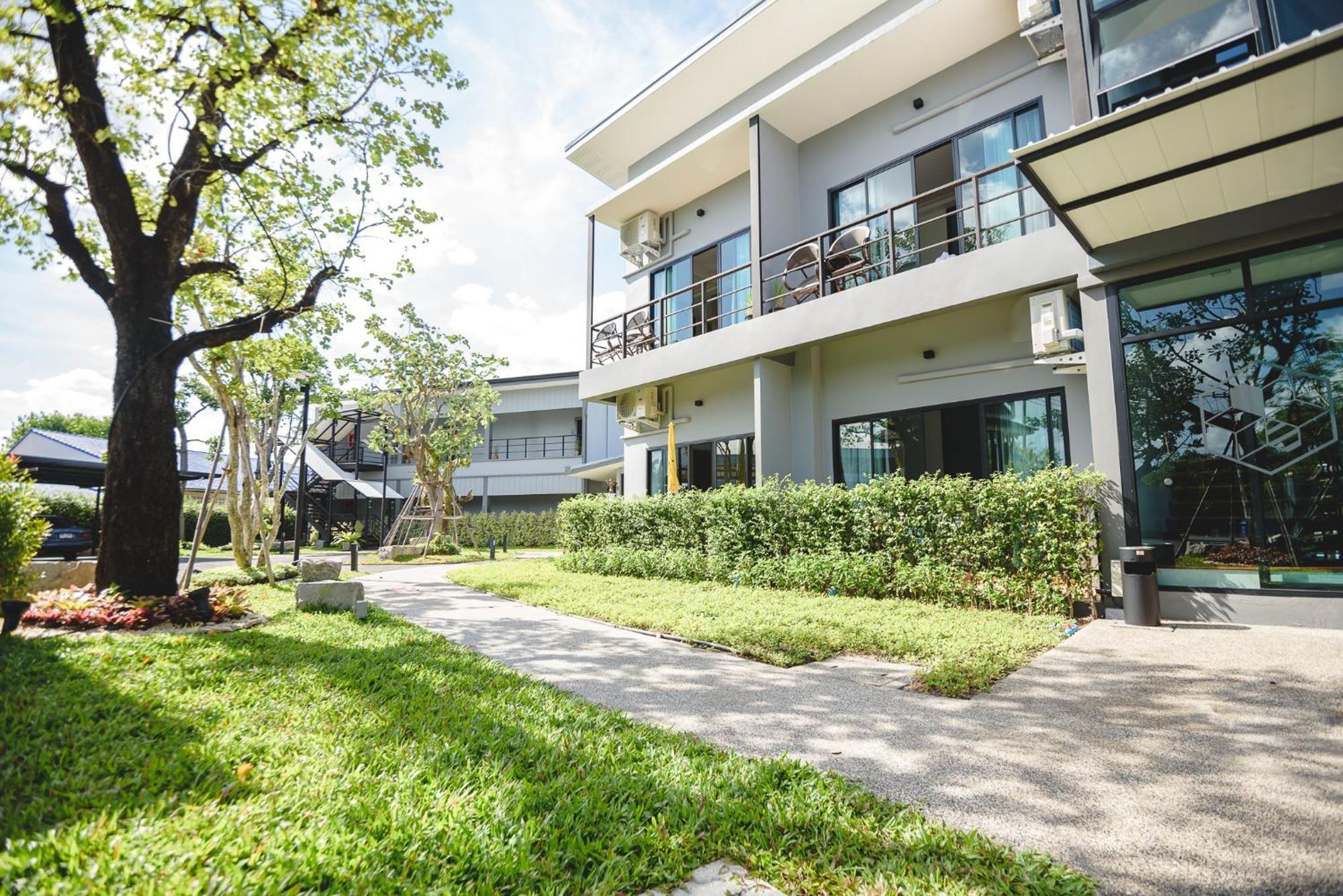 Phuengluang Riverside Hotel Chanthaburi Buitenkant foto