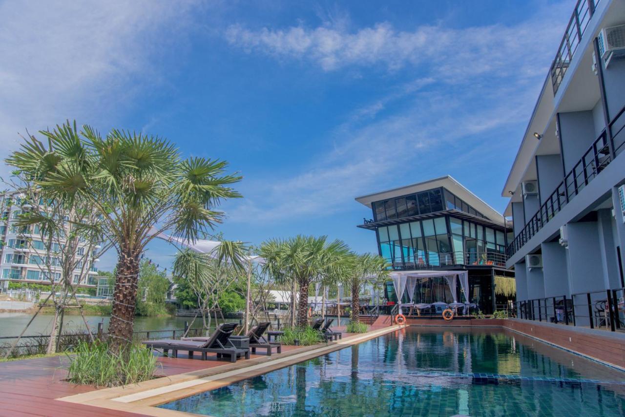 Phuengluang Riverside Hotel Chanthaburi Buitenkant foto